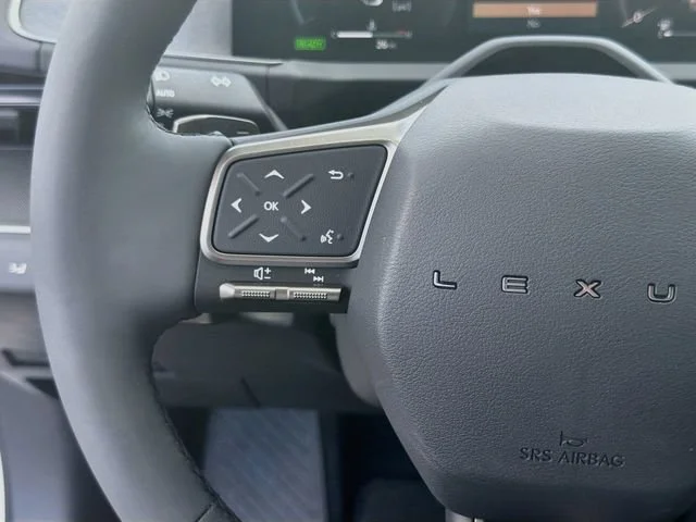New 2026 Ultra White Lexus PREMIUM PLUS image 35