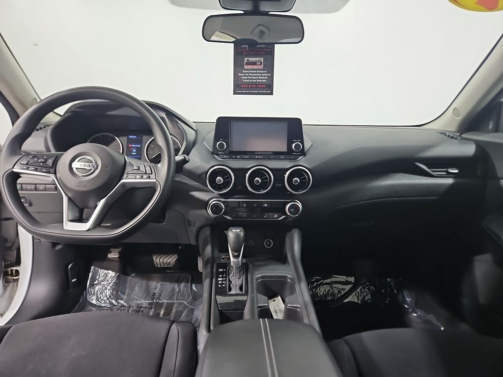Used 2021 White Nissan S image 18