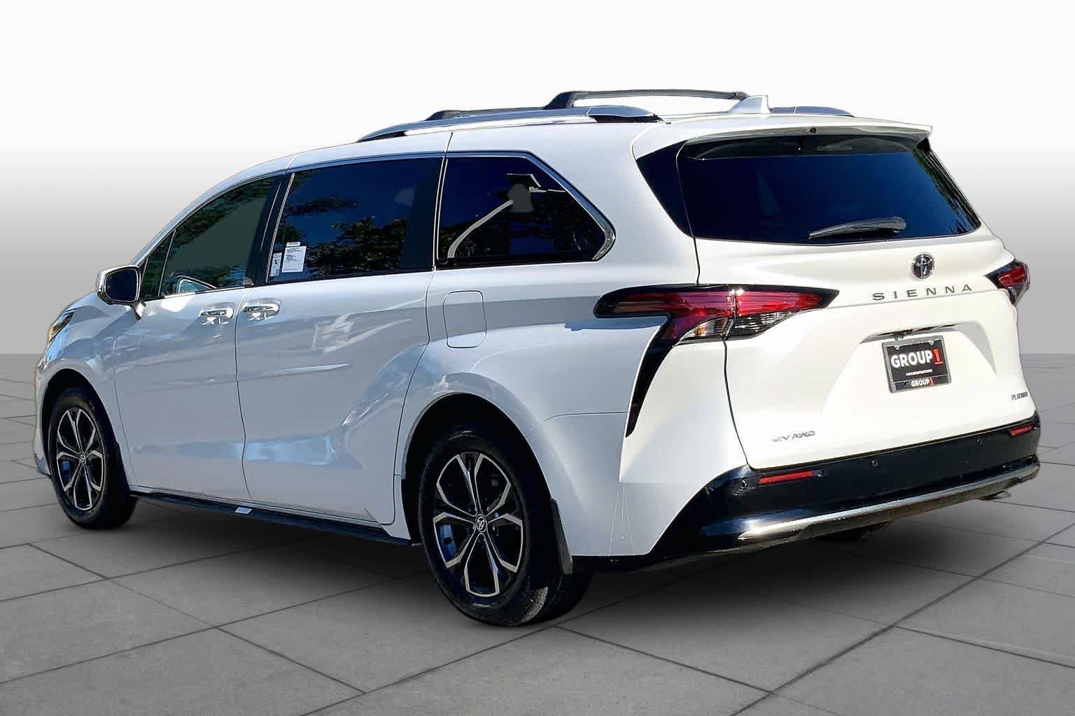 New 2026 Wind Chill Pearl Toyota Platinum image 12