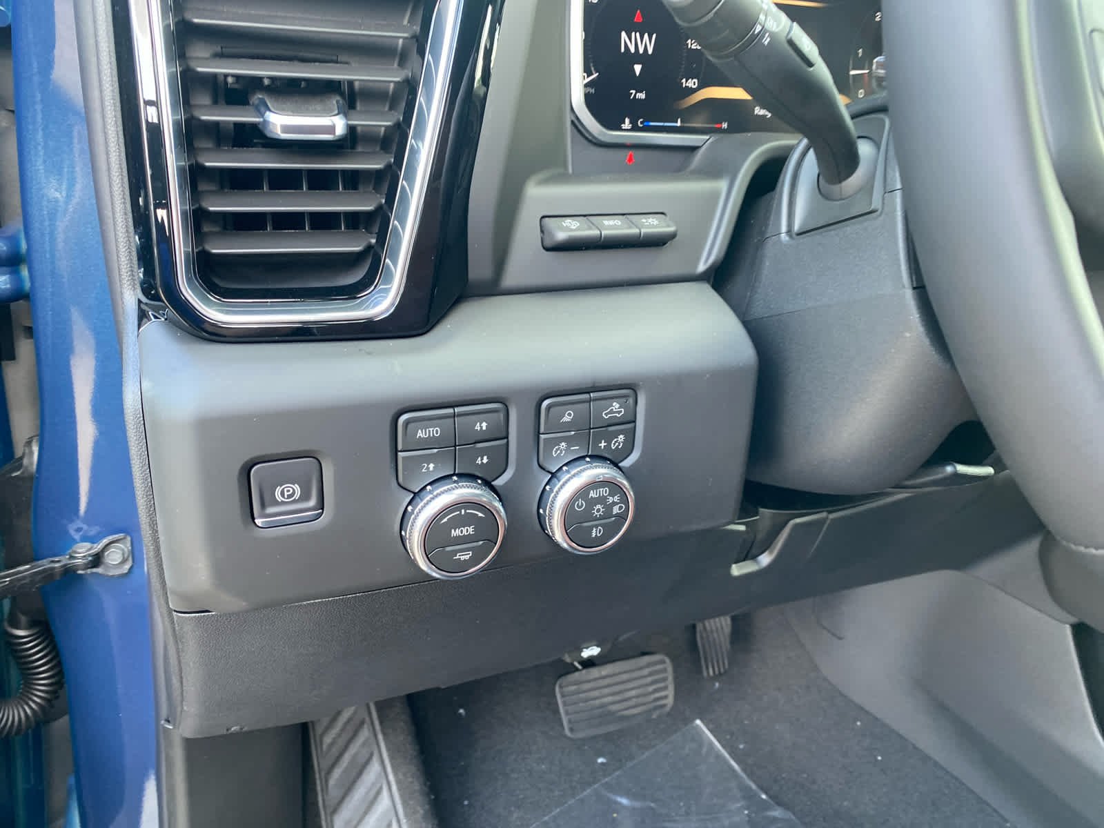 2026 GMC Sierra 2500HD Denali Ultimate - Photo 12