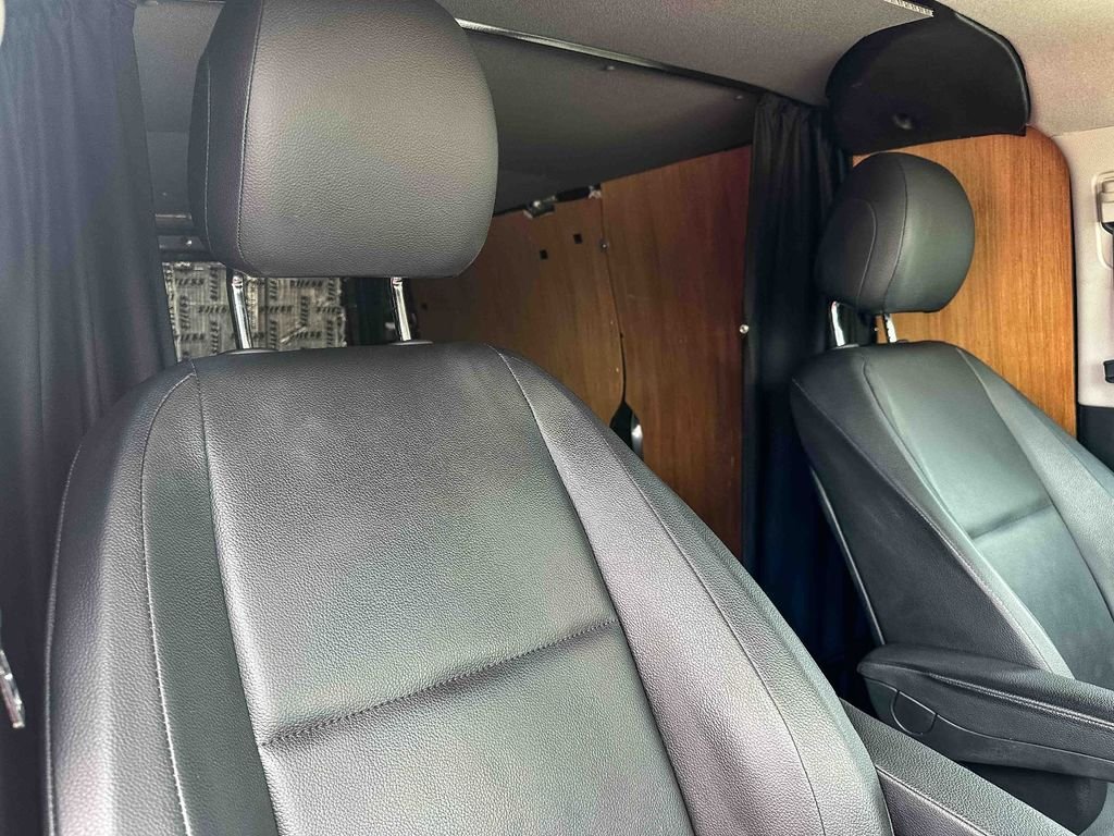 Used 2022  Mercedes-Benz Cargo image 20