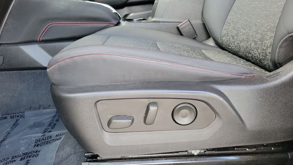 Used 2023 Gray Chevrolet Z71 image 16