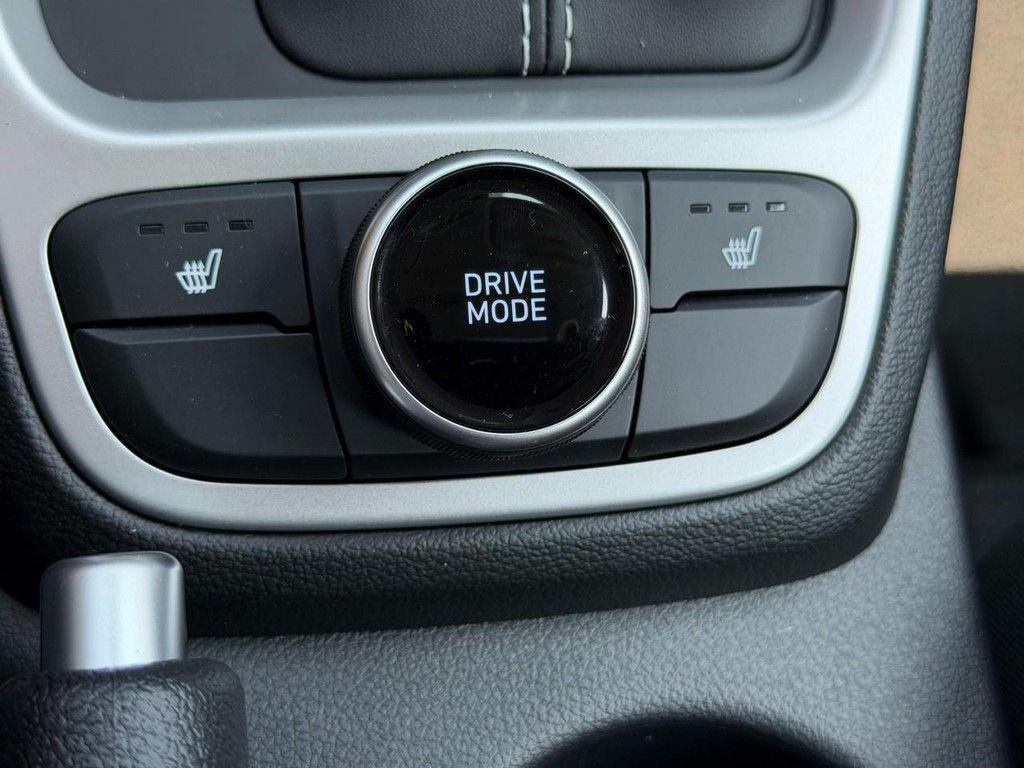 New 2026 Silver Hyundai SEL image 14