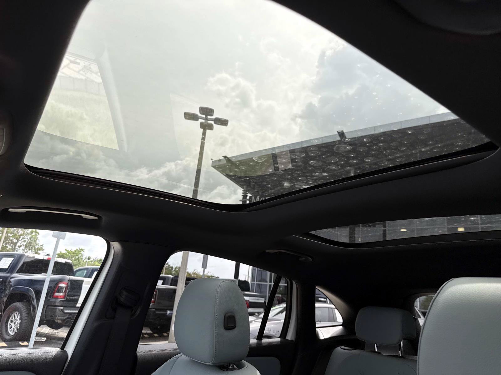 New 2026 Polar White Mercedes-Benz 250 SUV image 23