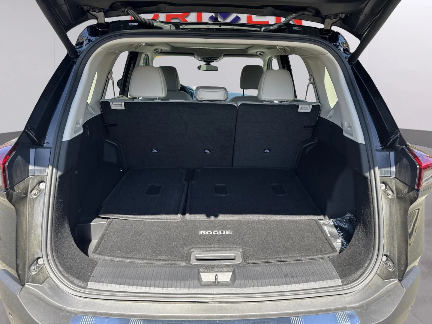 Used 2023 Super Black Nissan SL image 33
