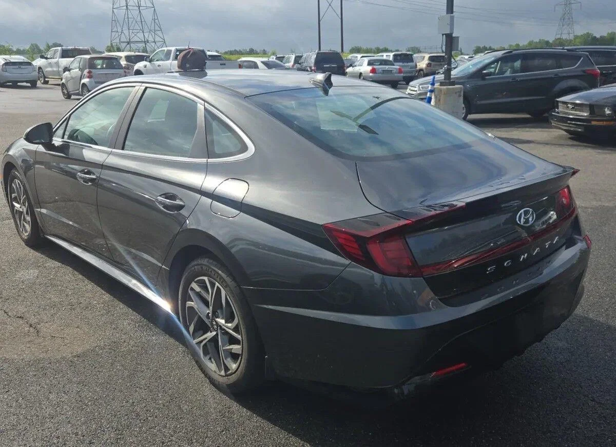 Used 2022 Portofino Gray Hyundai SEL image 3