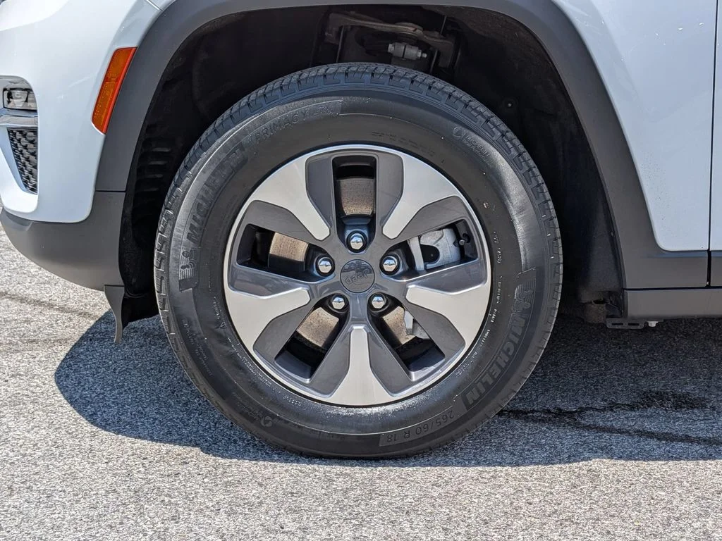 Used 2023 White Jeep 4xe image 32