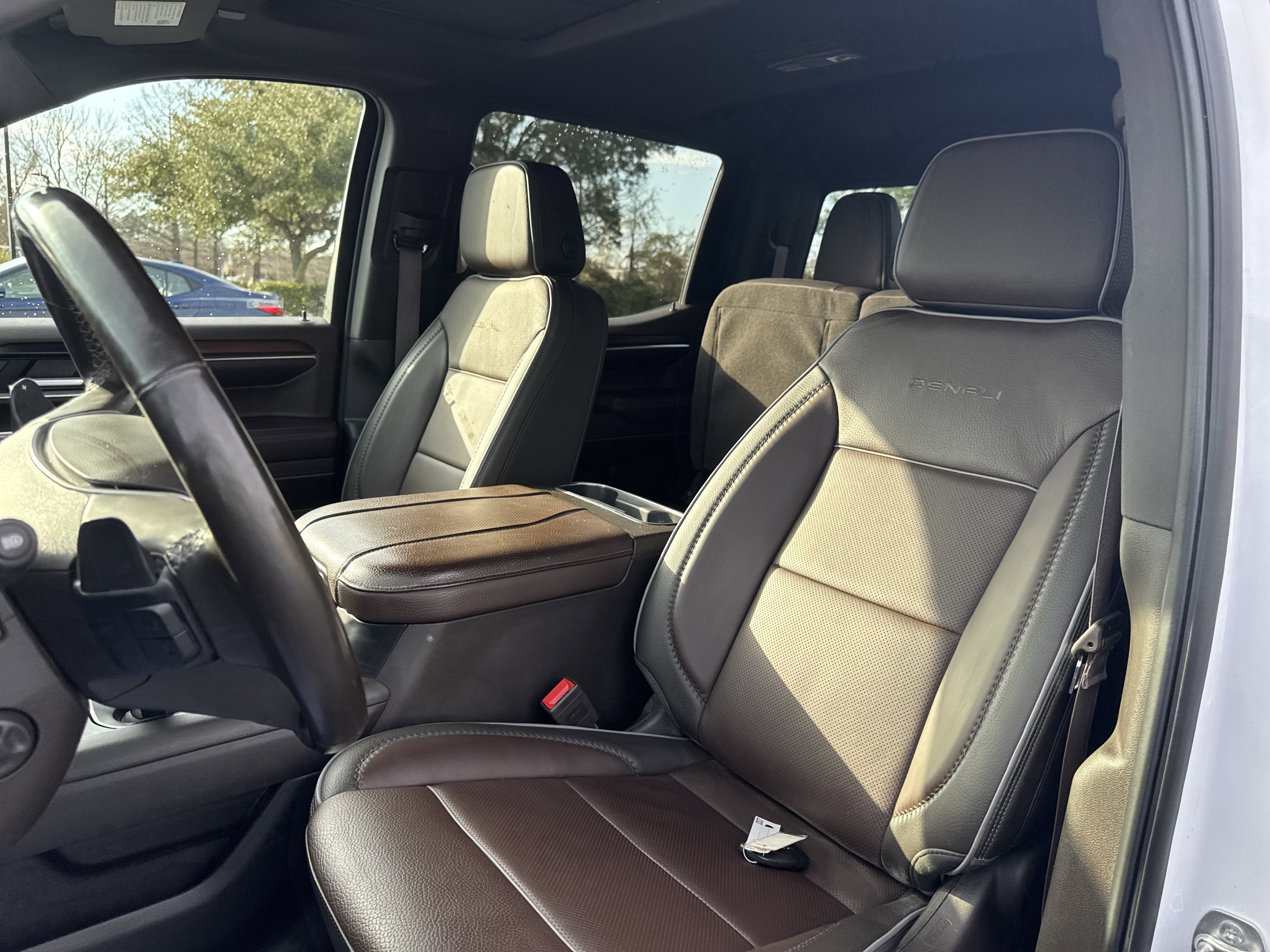 Used 2025 White Frost Tricoat GMC Denali image 14
