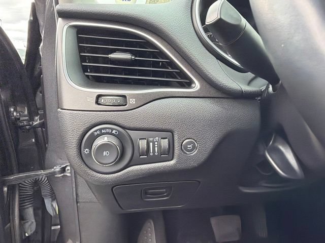 Used 2021 Granite Crystal Metallic Clearcoat Jeep Trailhawk image 25