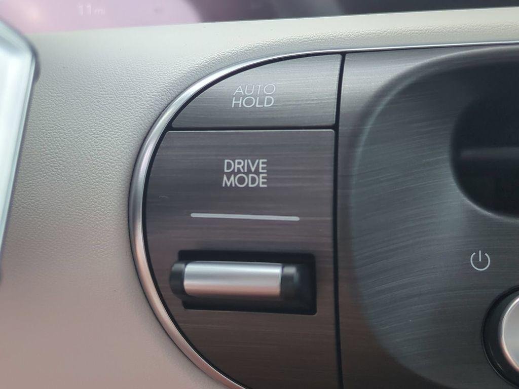 New 2027 Gray Hyundai Blue SEL 7P image 37