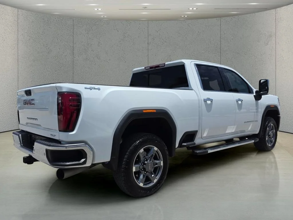 Used 2025 Summit White GMC SLT image 4