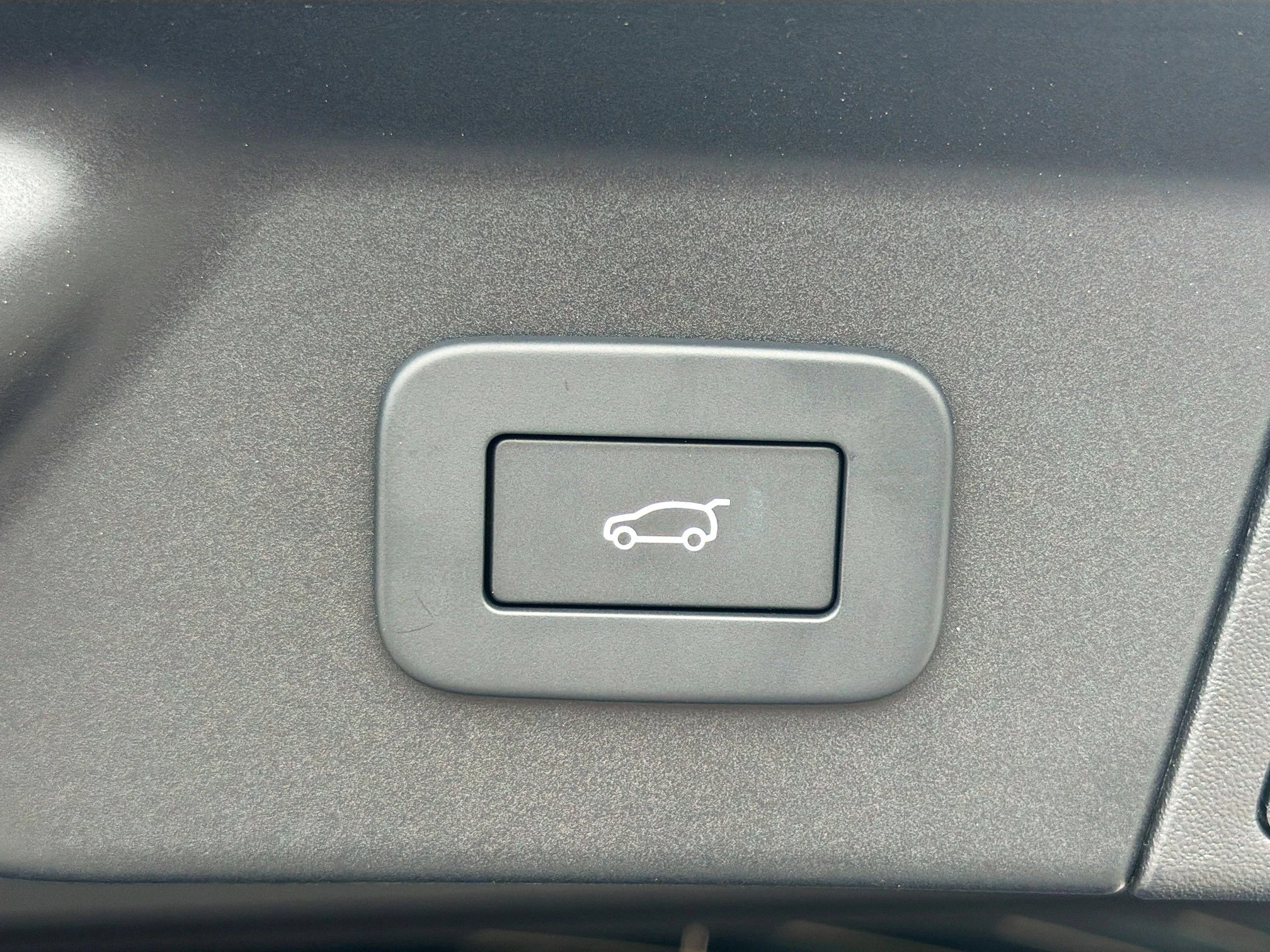 New 2026 Santorini Black Land Rover Dynamic SE image 13
