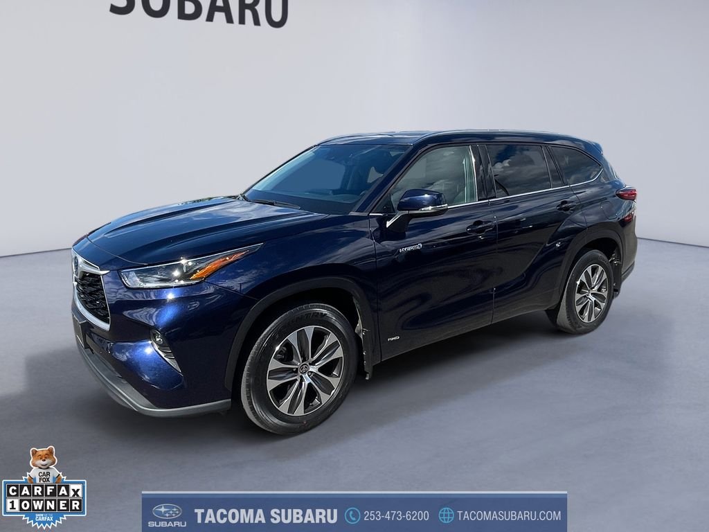 Used 2021  Toyota XLE image 1