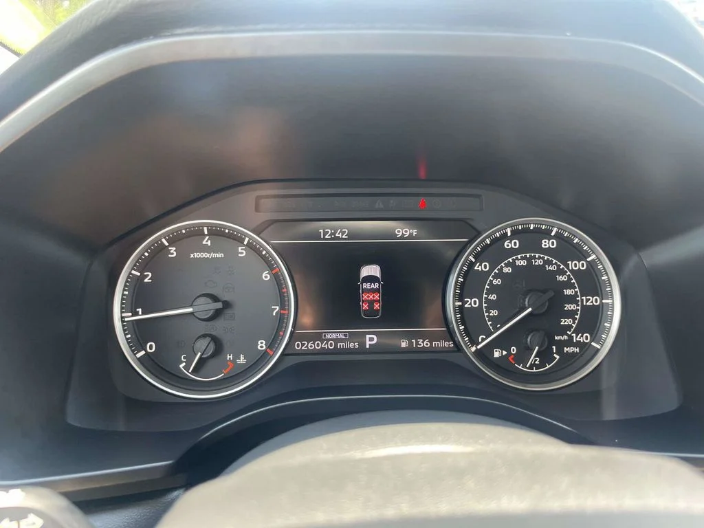Used 2025 Gray Mitsubishi SE image 21