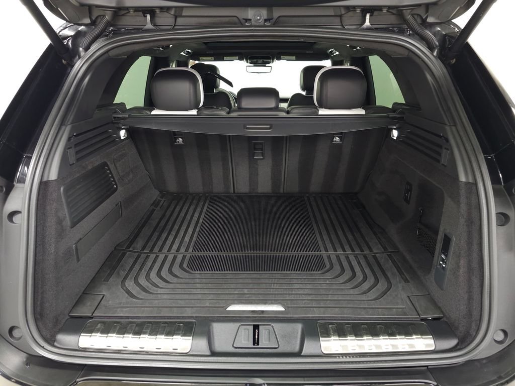 Used 2025 Black Land Rover Autobiography image 5