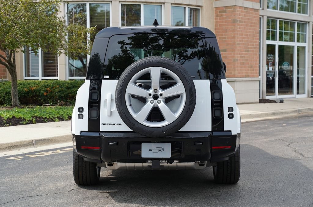 New 2026 Fuji White Land Rover X-Dynamic SE image 5