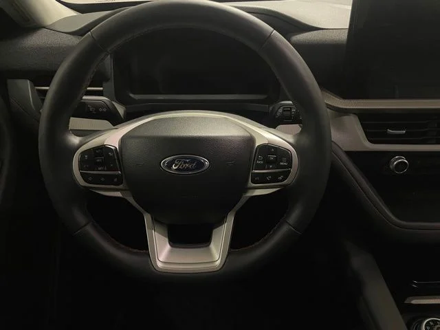 Used 2025 Gray Ford Active image 17