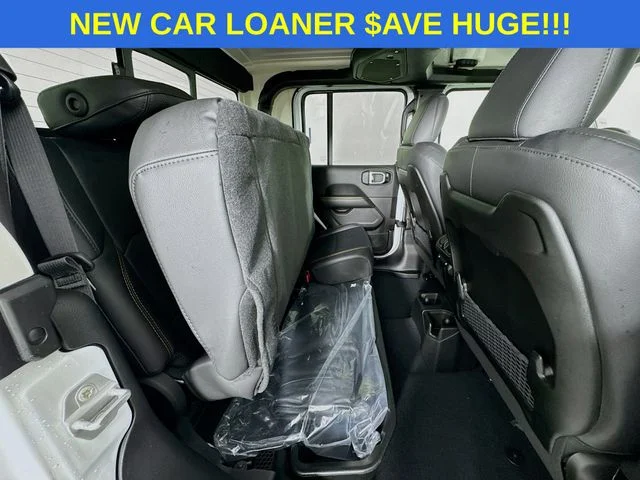 New 2026 Bright White Clear-Coat Exterior Paint Jeep  image 24