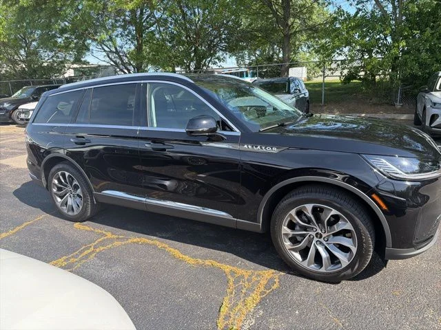2025 Lincoln Aviator Reserve AWD's photo
