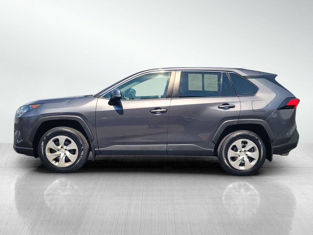 2022 Toyota RAV4 LE - Photo 7