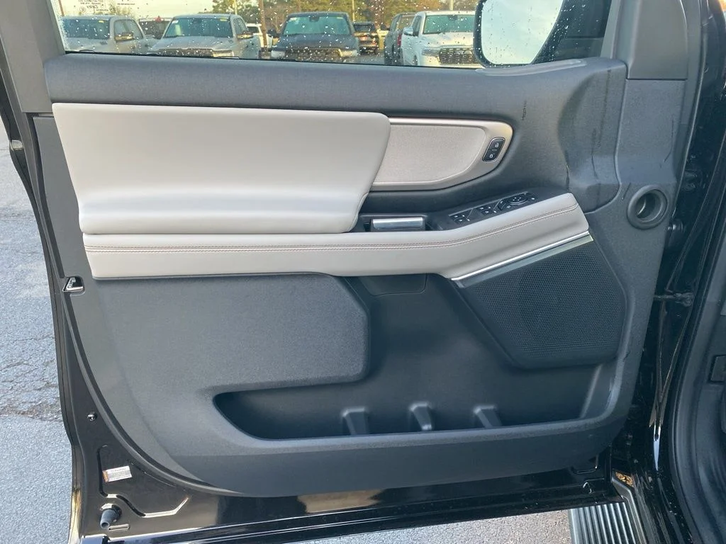 2025 Ford Expedition Active - Photo 11