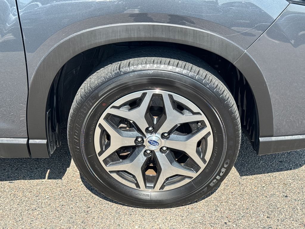 Used 2023 Gray Subaru Premium image 46