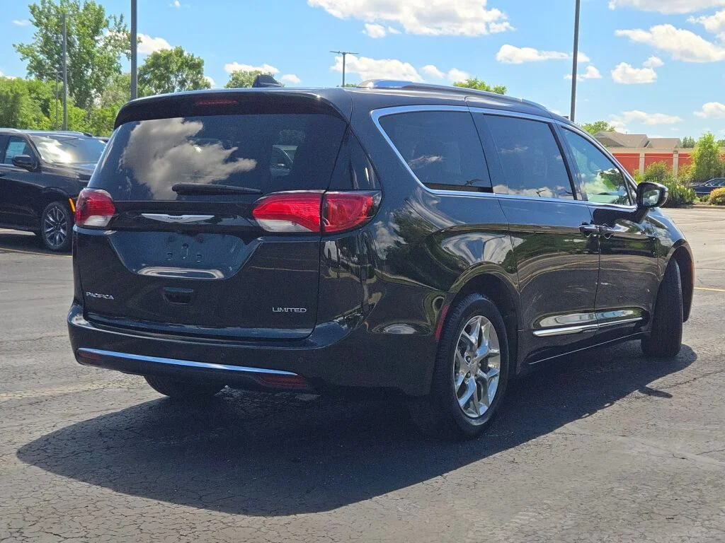 Used 2020 Black Chrysler Limited image 13
