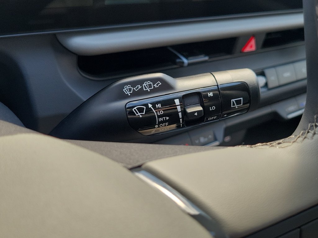 New 2027 Ivory Silver Kia EX image 31