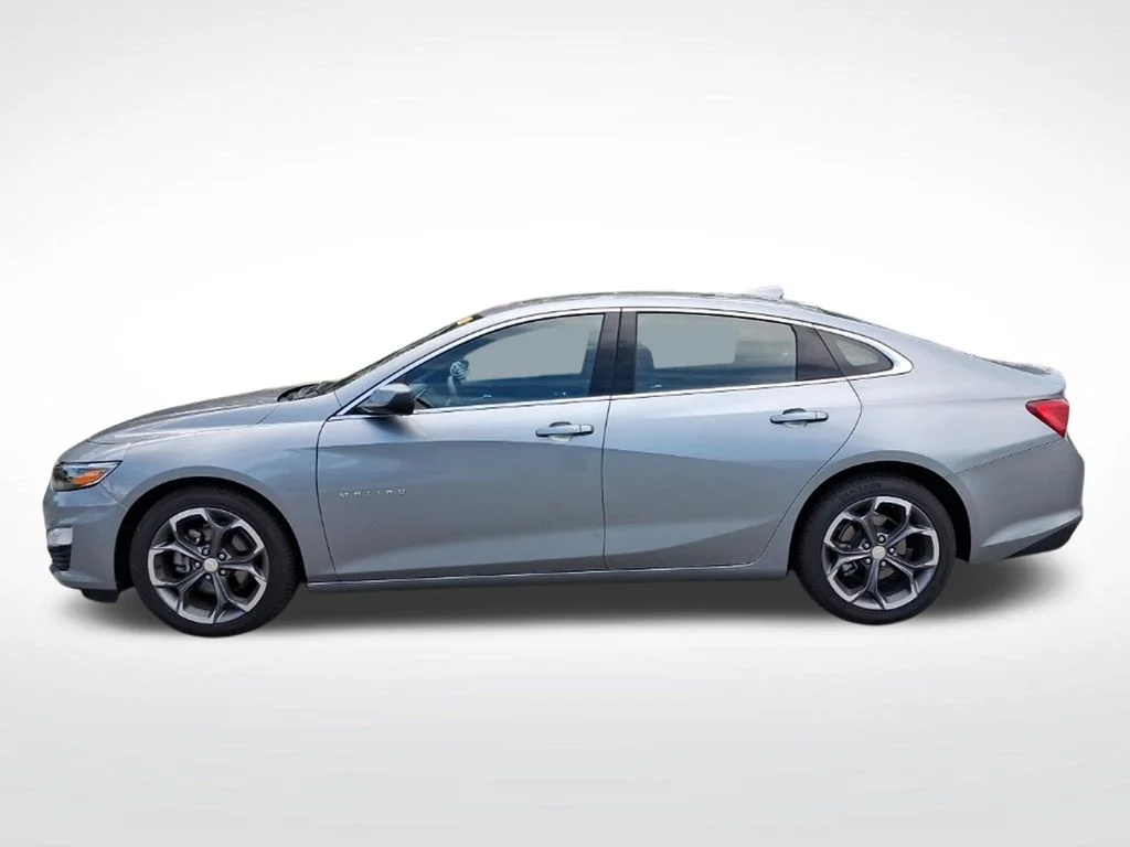 Used 2024 Gray Chevrolet LT image 9