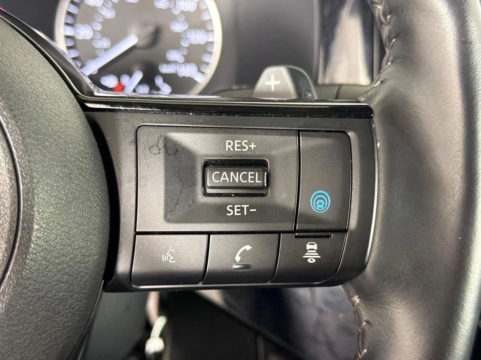Used 2025 Black Nissan SL image 27