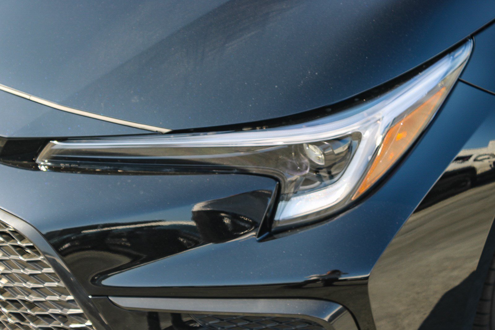 New 2026 Midnight Black Metallic Toyota  SE image 4