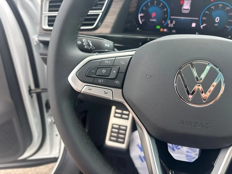 New 2026 White/off-white Volkswagen 2.0T SEL Premium R-Line image 35
