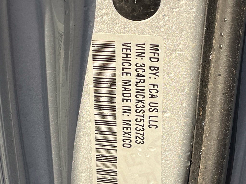 Used 2025 Silver Jeep Limited image 19