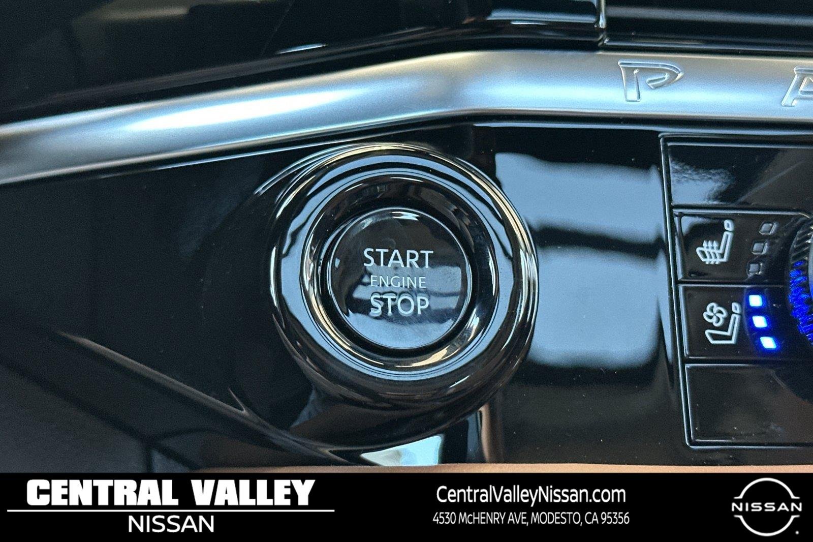 New 2026 Boulder Gray Pearl/Super Black Nissan Platinum image 23