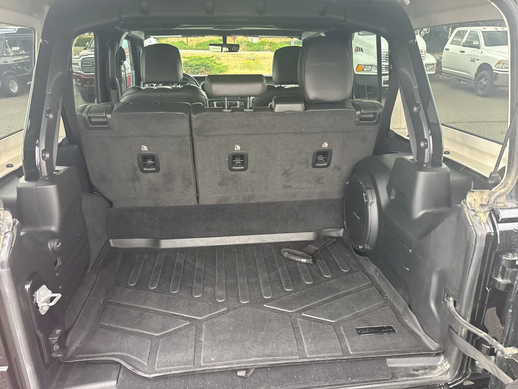 Used 2023 Black Clearcoat Jeep Sahara image 15