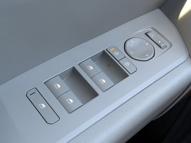 New 2027 Snow White Pearl Kia LX image 24