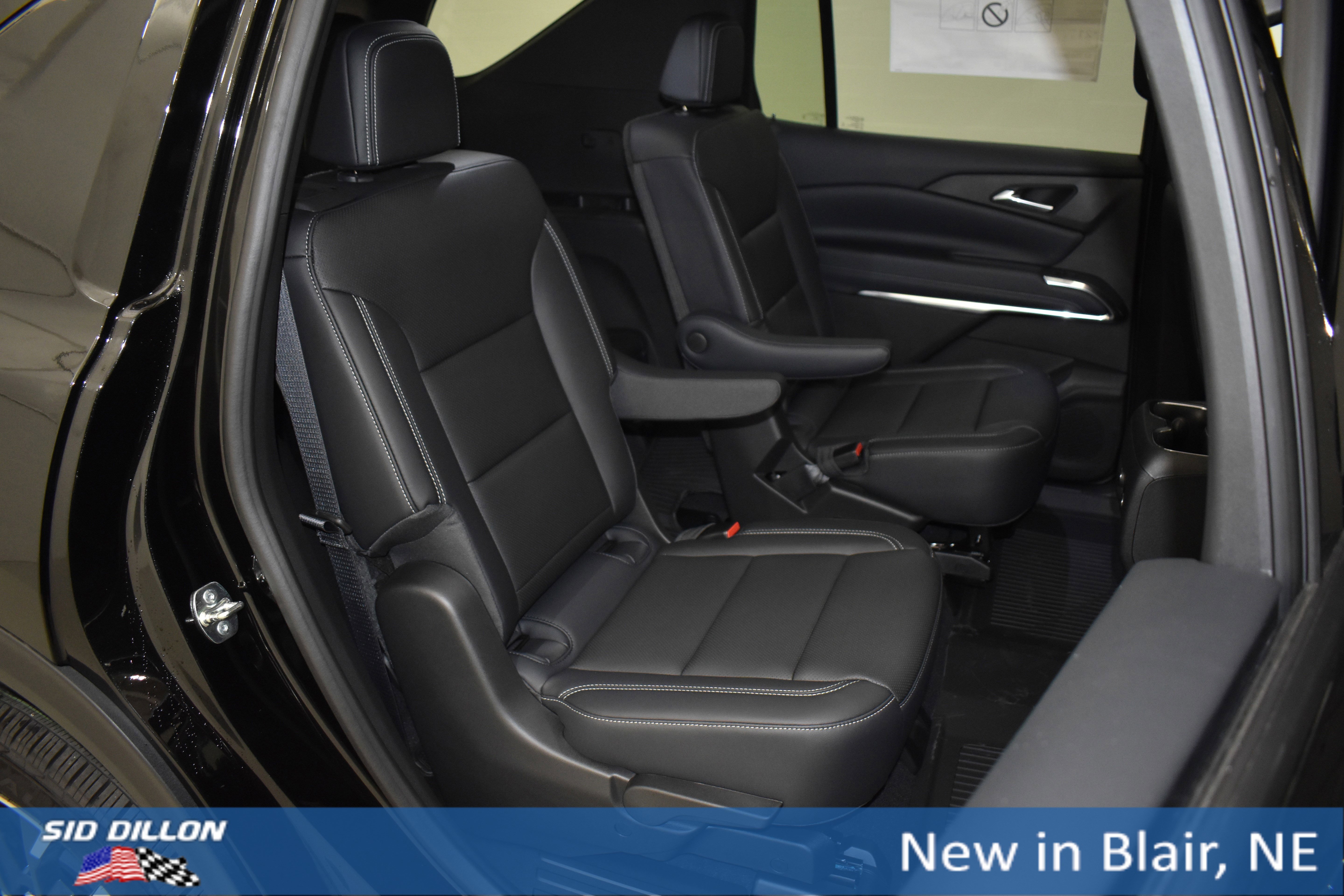 New 2026 Mosaic Black Metallic Chevrolet LT image 11