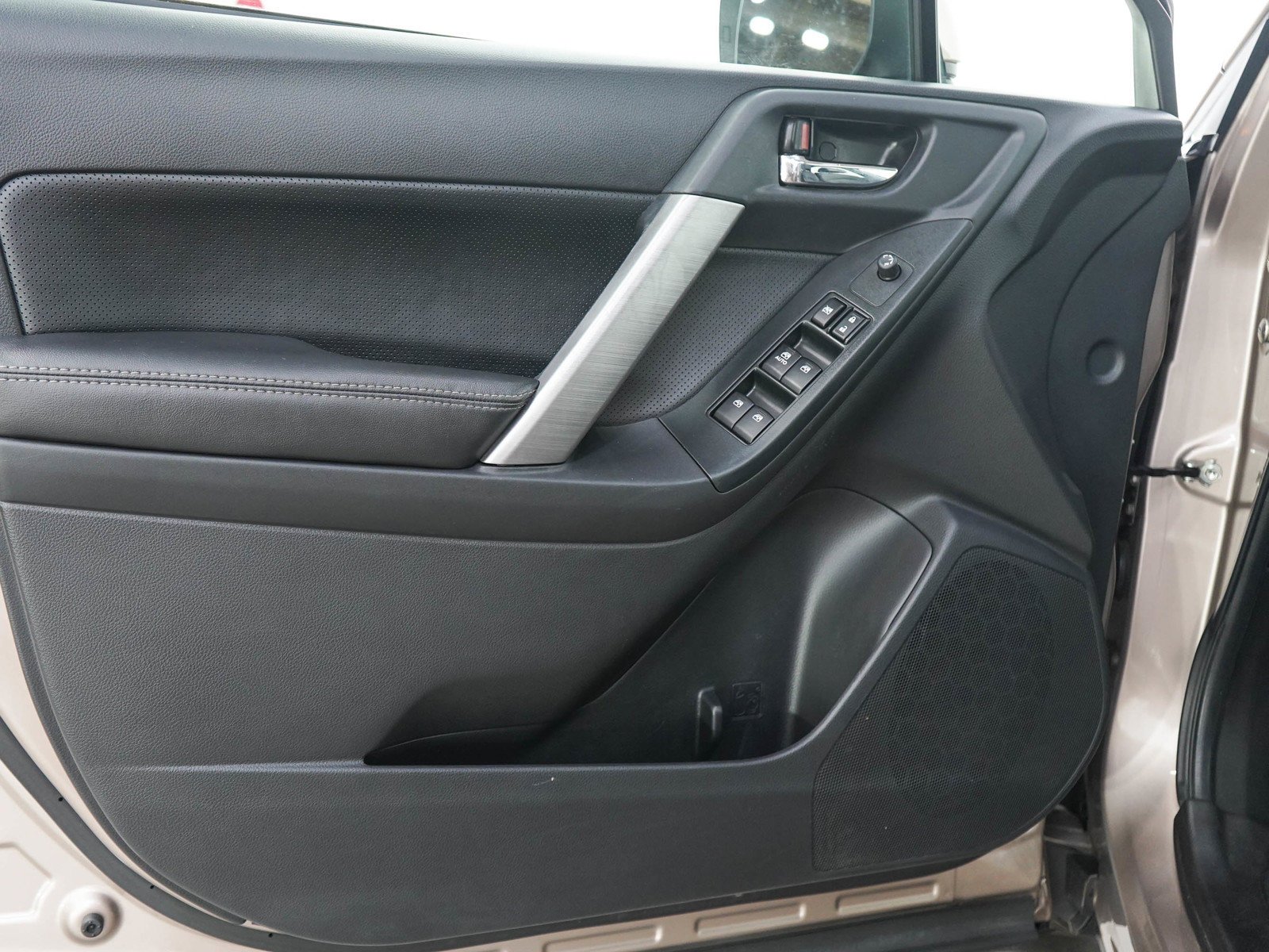 Used 2016 Burnished Bronze Metallic Subaru 2.5i Limited image 19