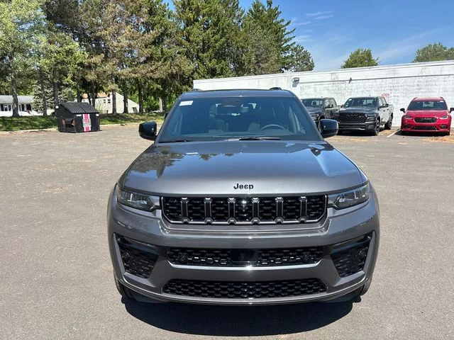 New 2026 Baltic Gray Metallic Clearcoat Jeep Limited image 5