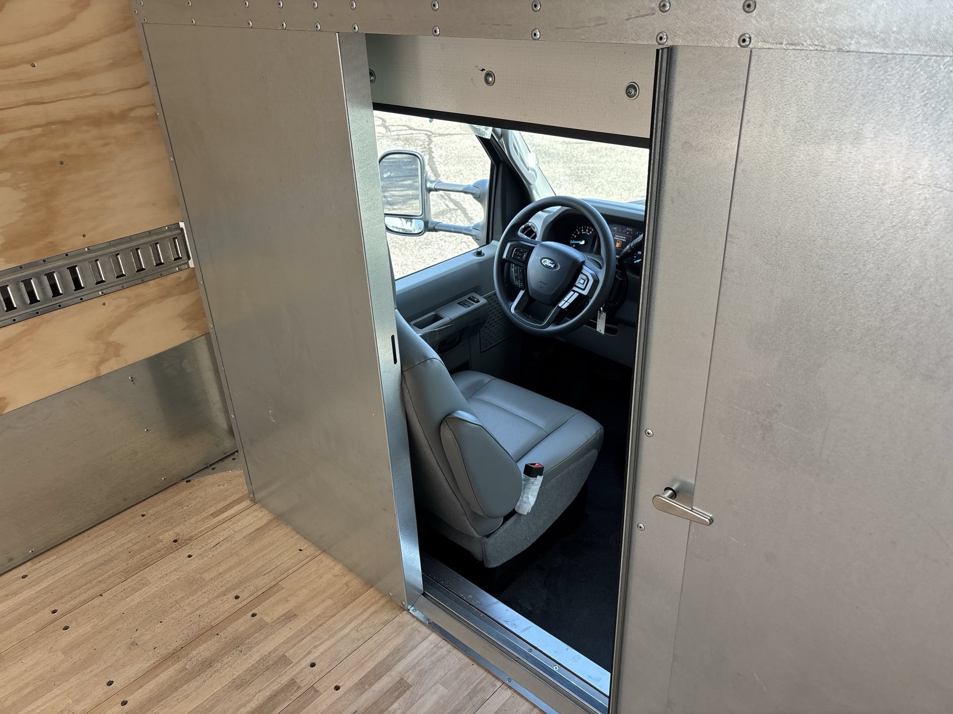 New 2027 Oxford White Ford E-450 DRW image 28