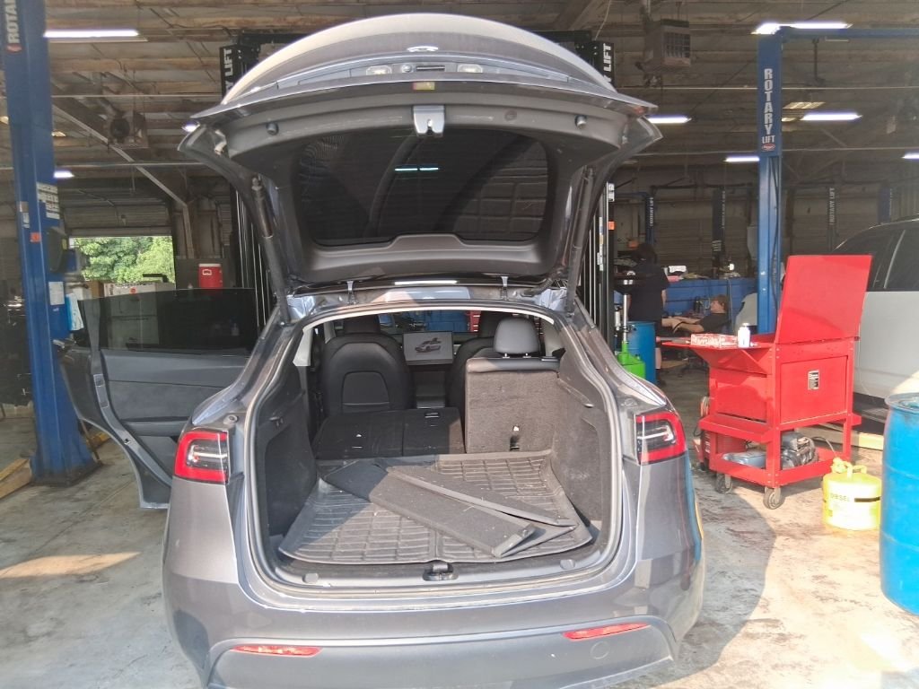 Used 2023  Tesla Performance image 11
