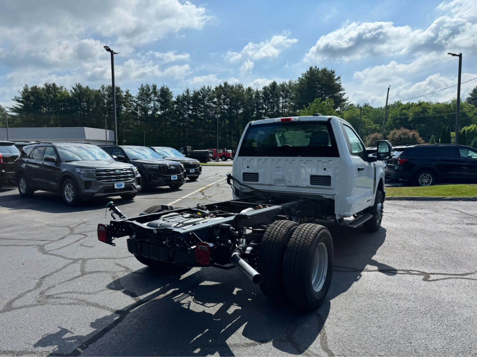 New 2026 Oxford White Ford XL image 5
