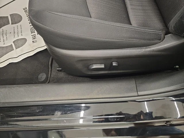 Used 2025 Super Black Clearcoat Nissan 2.5 SV image 33