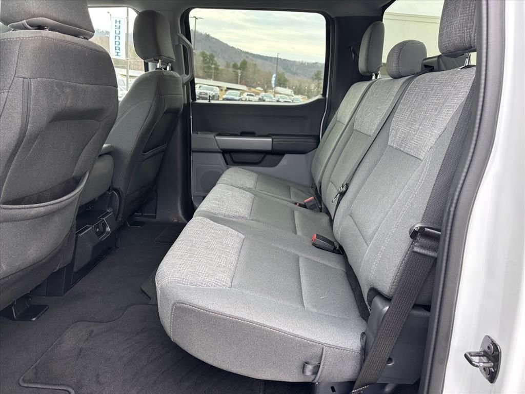Used 2025 Oxford White Ford XLT image 10