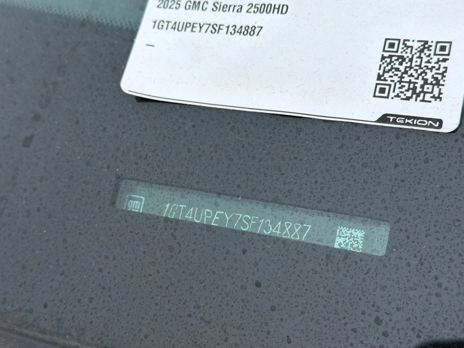Used 2025 Summit White GMC AT4 image 3