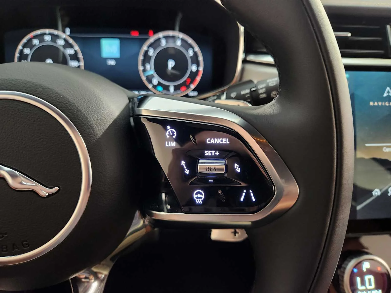 2026 Jaguar F-Pace R-Dynamic S - Photo 46