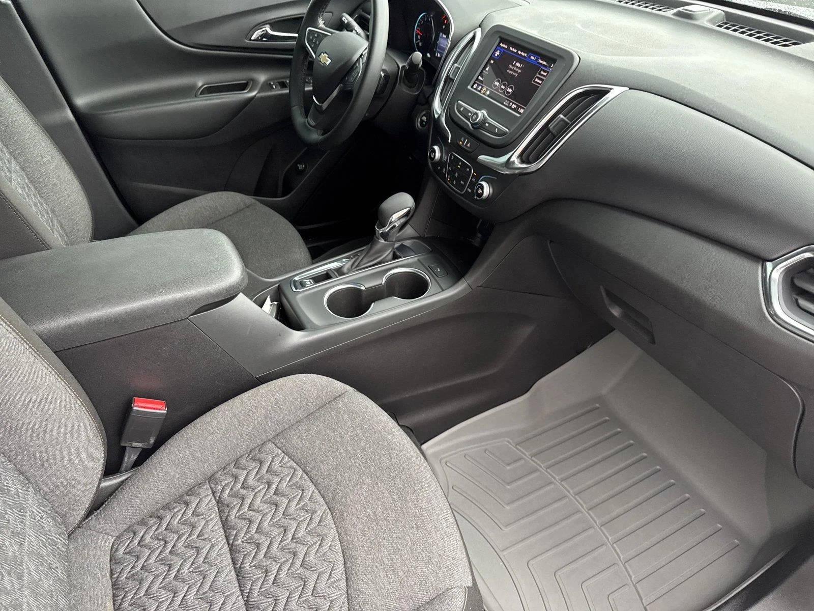 Used 2023 SUMMIT WHITE Chevrolet LT image 34