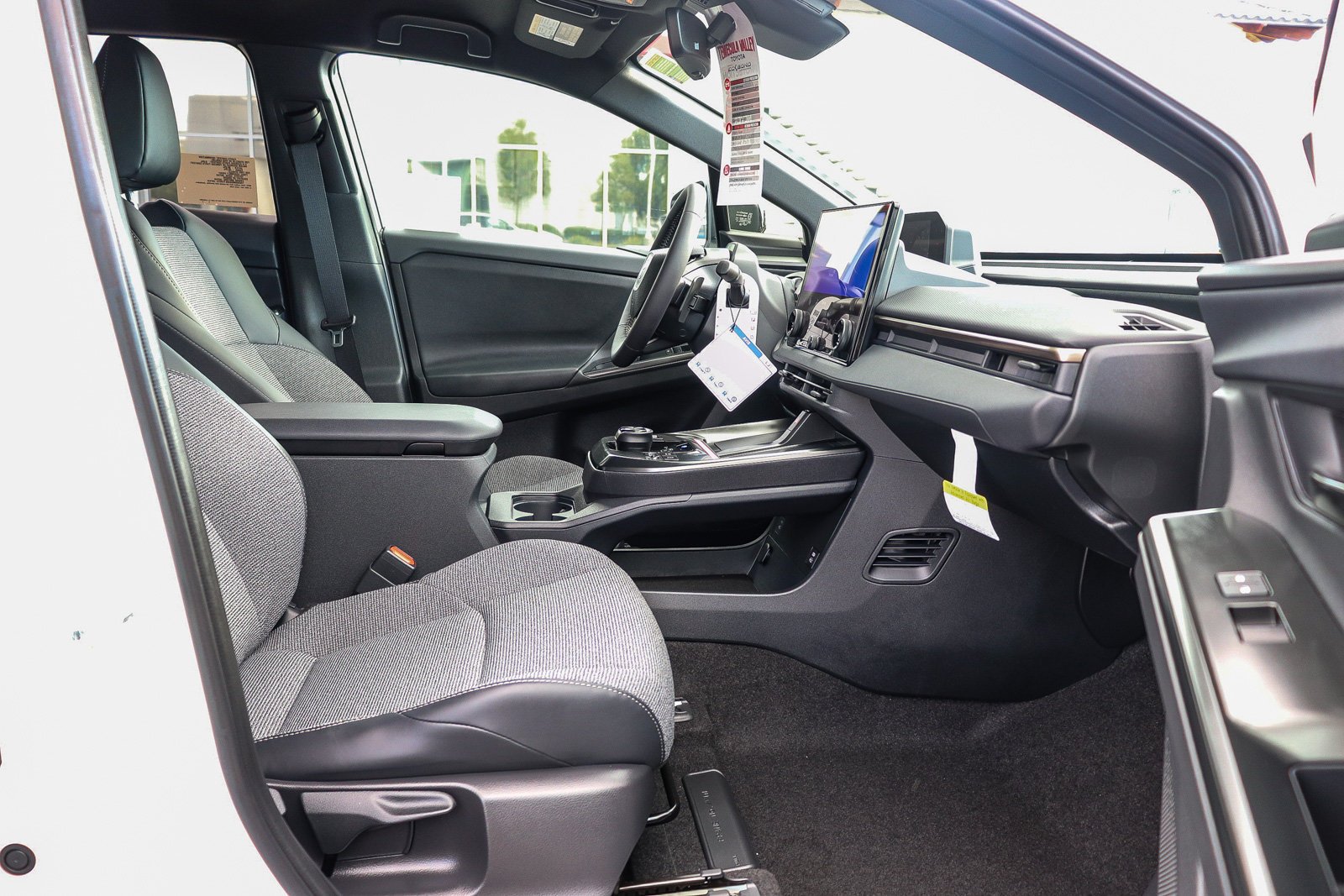 New 2026 Wind Chill Pearl <sup>1</sup> Toyota  XLE image 22