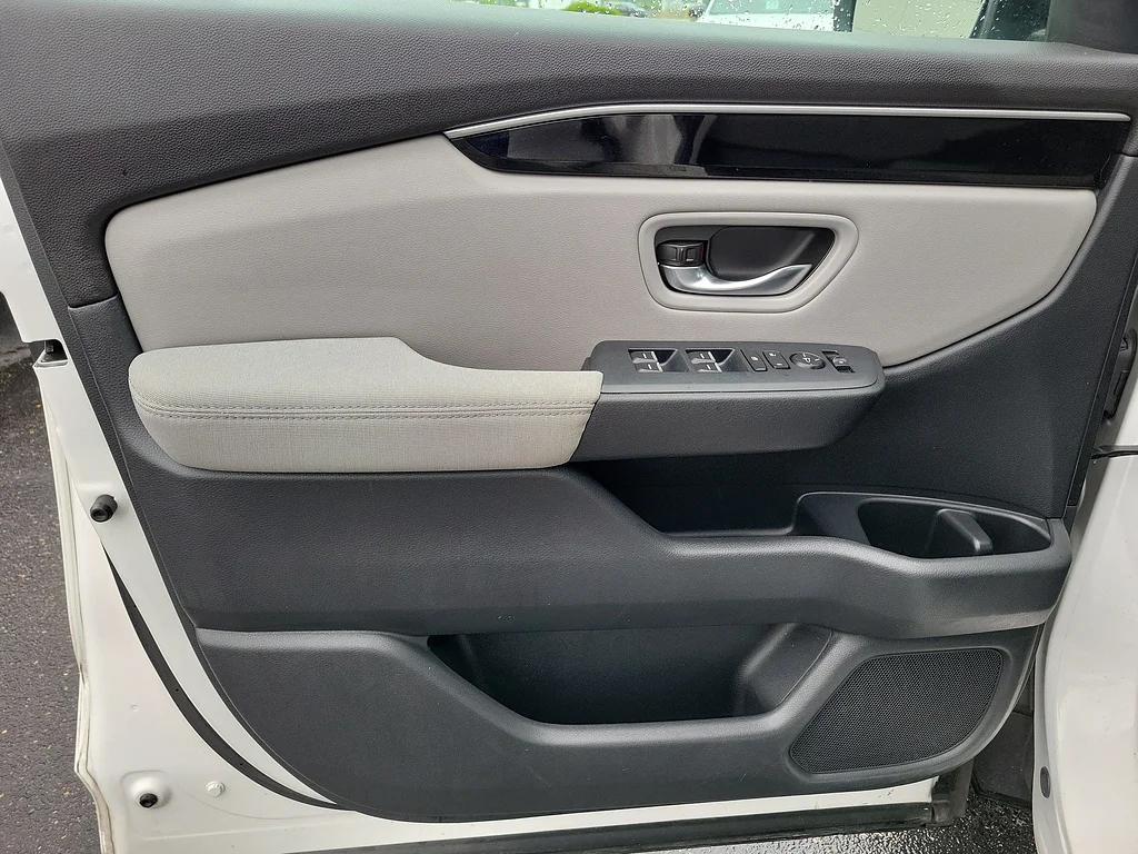 Certified Used 2023 Platinum White Pearl Honda LX image 19