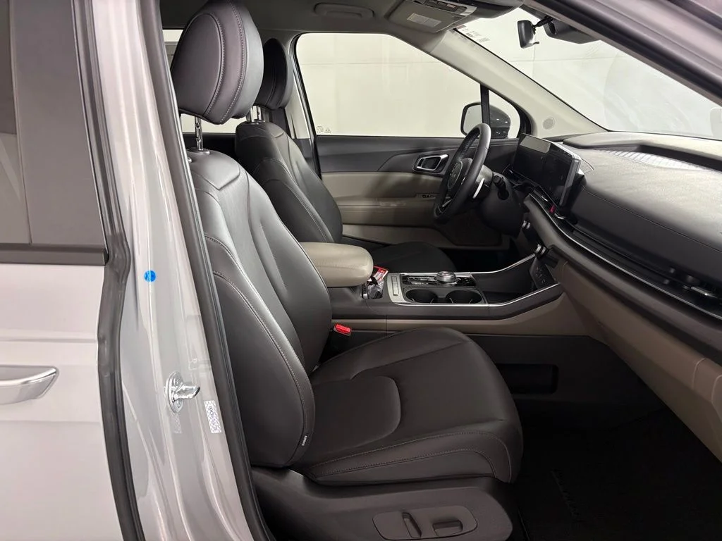 New 2026 Ceramic Silver Kia EX image 47